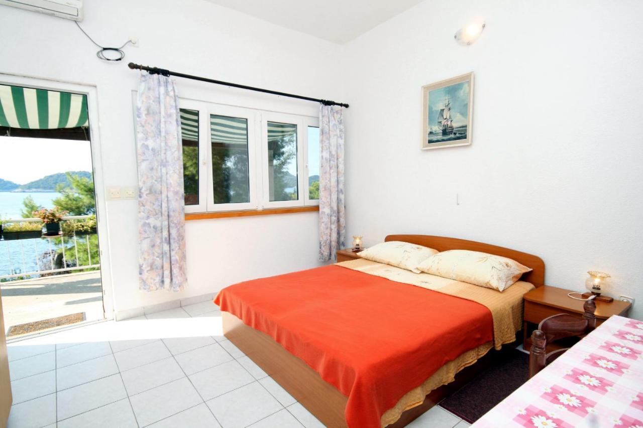 Apartments By The Sea Ubli, Lastovo - 8354 מראה חיצוני תמונה